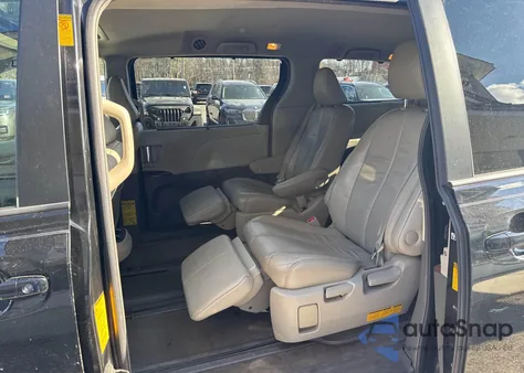 2014 Toyota Sienna Xle/Limited from USA, damaged, VIN 5TDDK3DC8ES083246